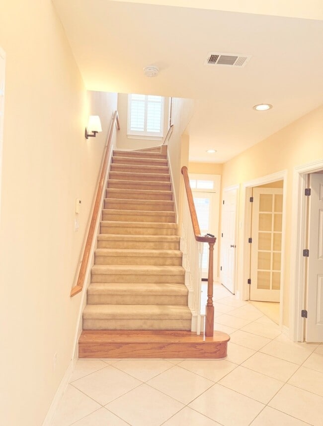 Building Photo - 2246 Bancroft Ln