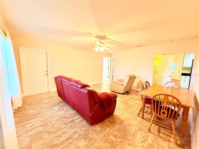 Building Photo - 1020 2nd Ave NW