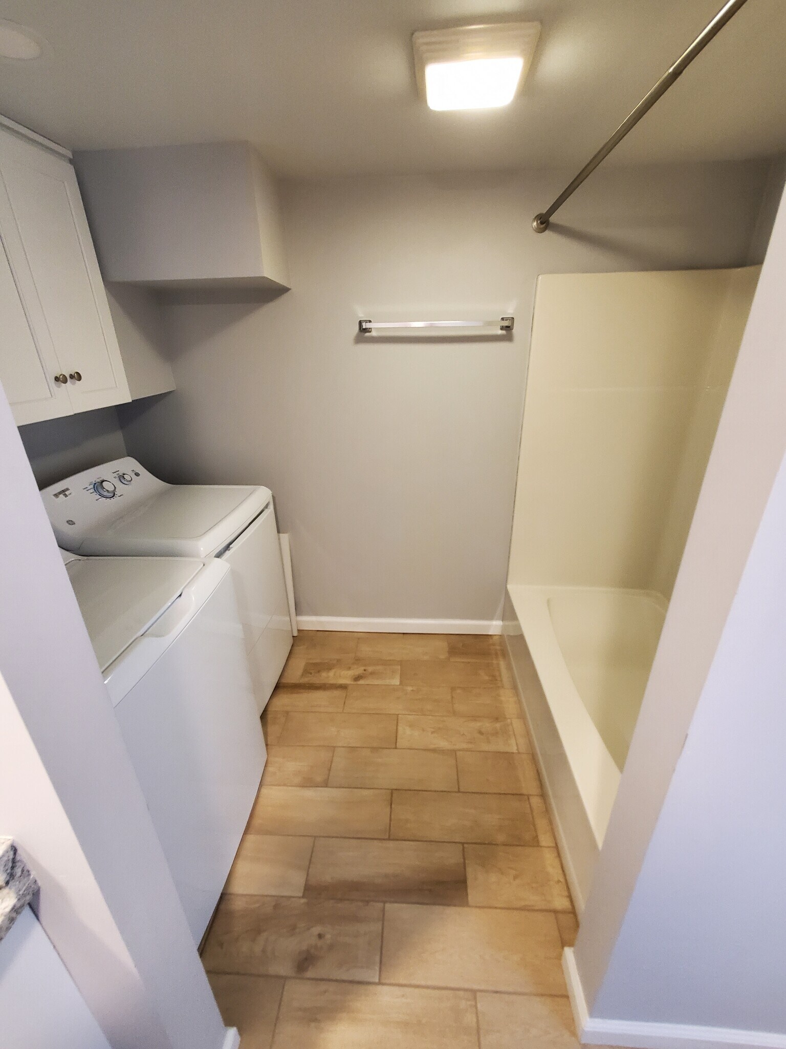 Building Photo - 13813 Village Mill Dr