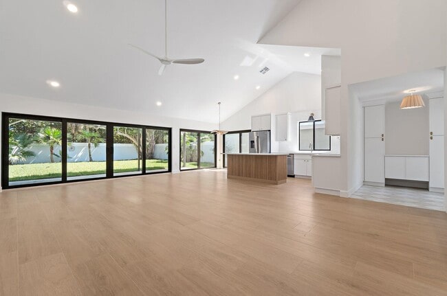 Building Photo - 139 Sand Pine Dr