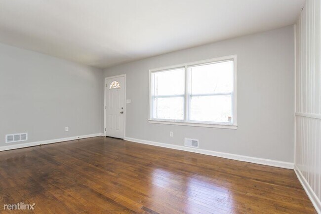 Building Photo - 3 br, 1 bath House - 3235 Bluebird Ln