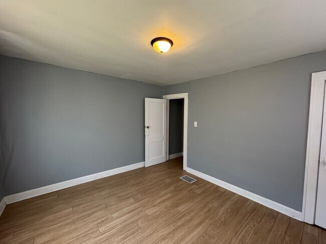 Building Photo - 830-832 Weghorst Street