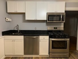 Building Photo - 13 Forest Ave