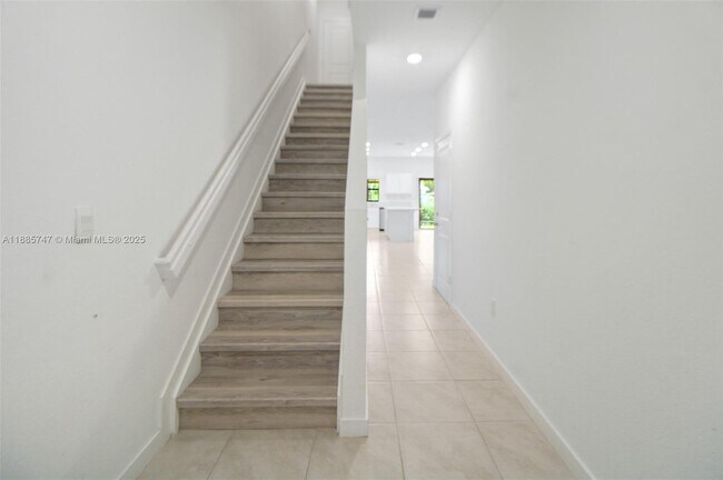 Building Photo - 896 NW 3rd Terrace
