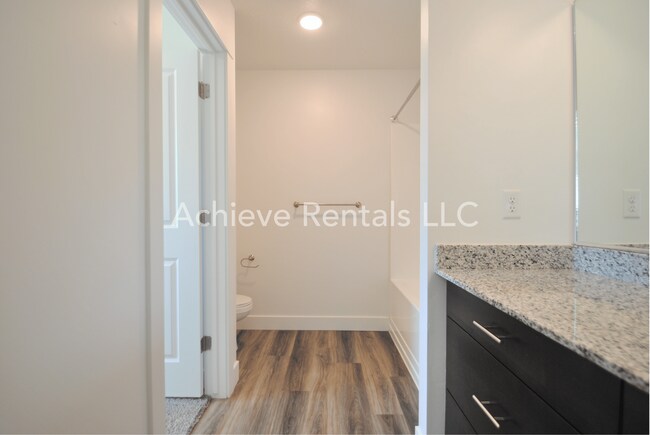 Building Photo - Golf, Parks & Home Sweet Home | Logan Utah Townhome