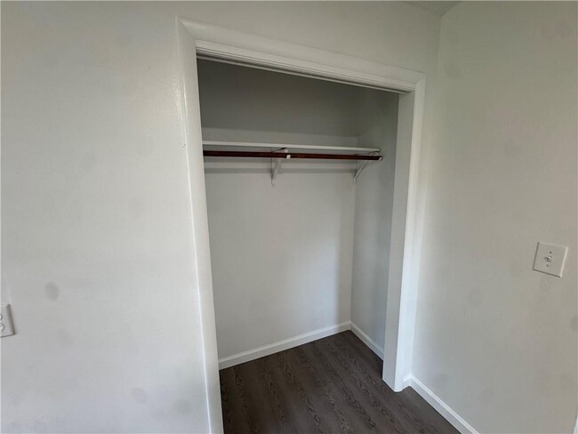 Building Photo - 1303 White Rd