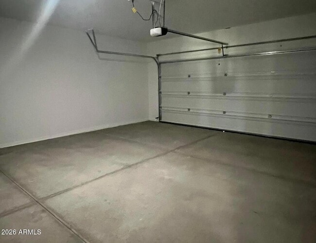 Building Photo - 1575 E Lardner Dr