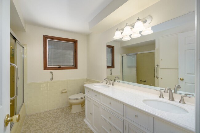 Building Photo - 2377 Williamstown Ct