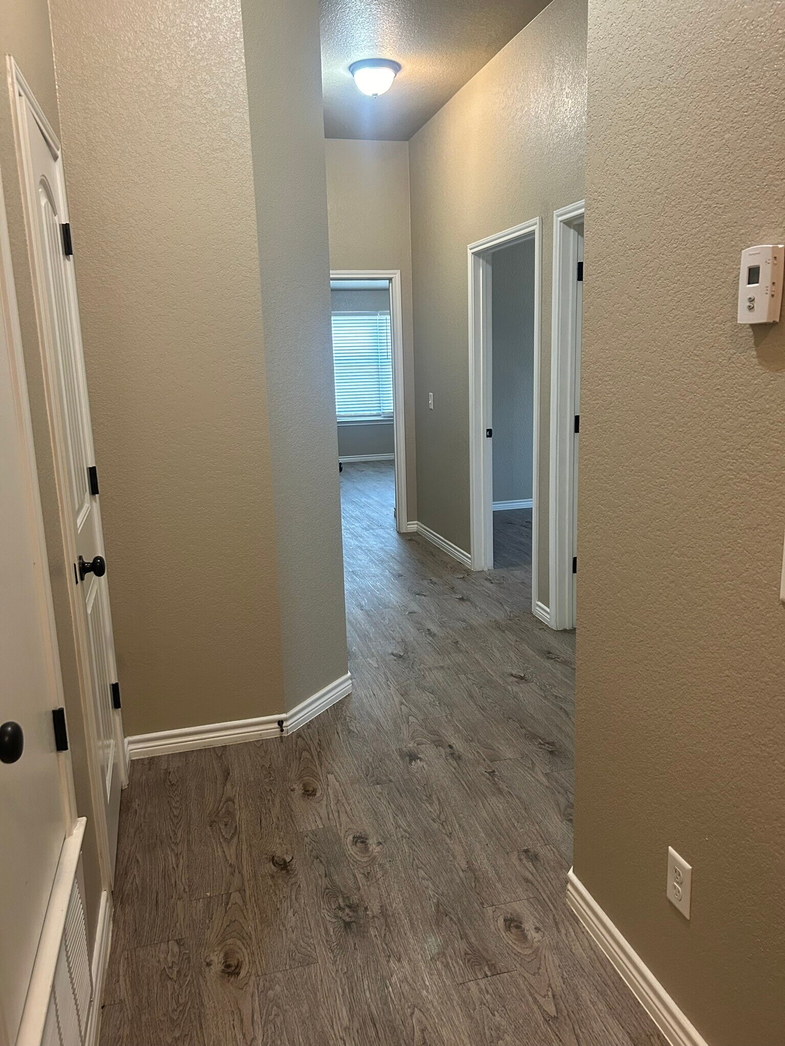 Building Photo - 4300 Hunters Place Dr