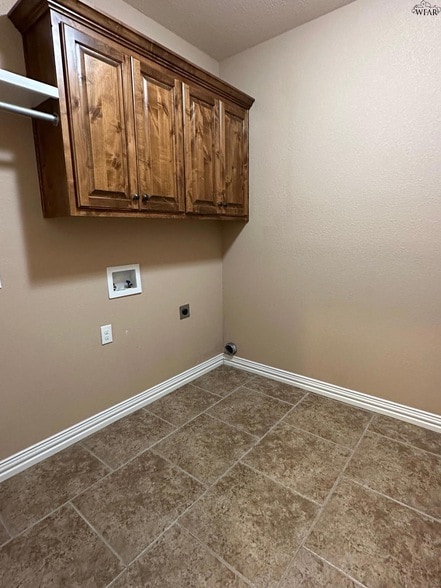 Building Photo - 6018 Oakmont Dr