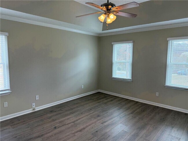 Building Photo - 2679 Foxglove Dr SW