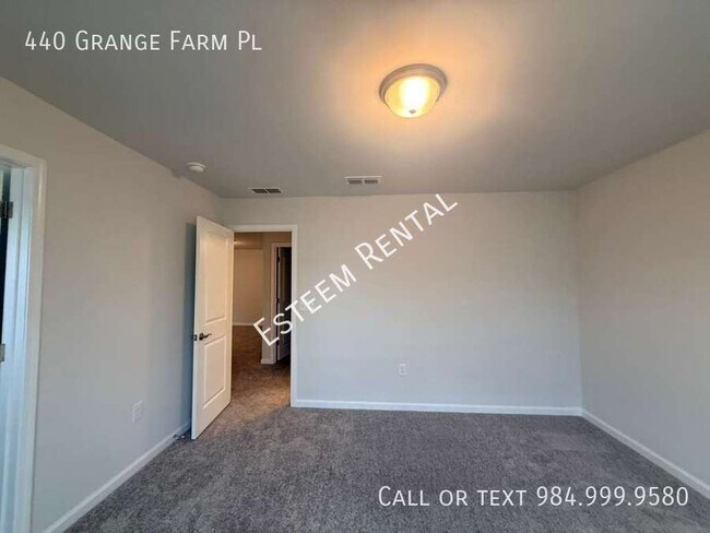 Building Photo - 440 Grange Farm Pl