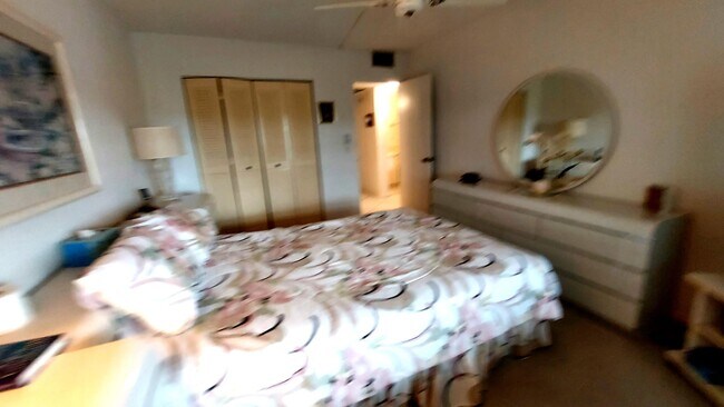 Building Photo - 4079 Cornwall D