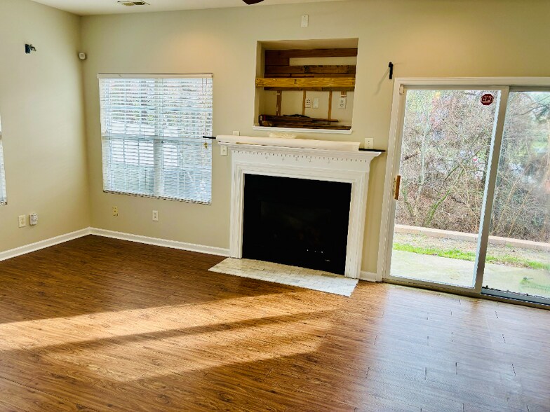 Building Photo - 21 Edgebrook Cir