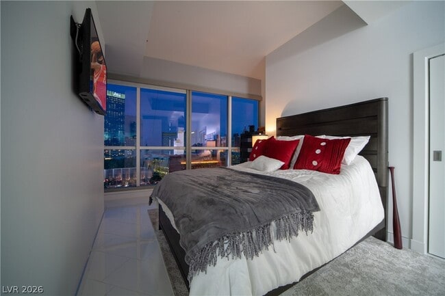 Building Photo - 4575 Dean Martin Dr