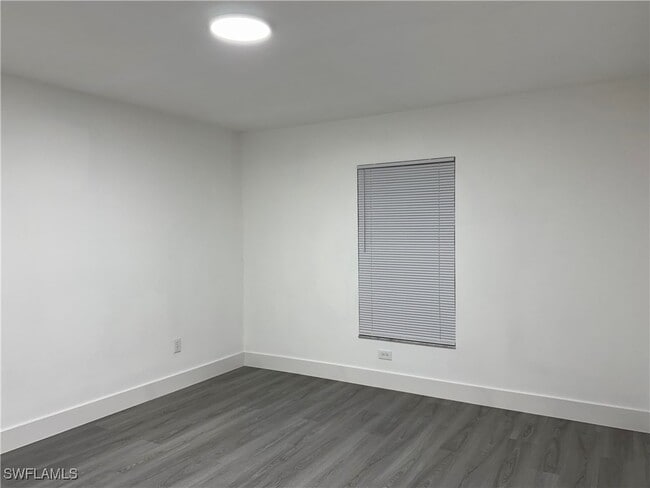 Building Photo - 6016 Lacota Ave