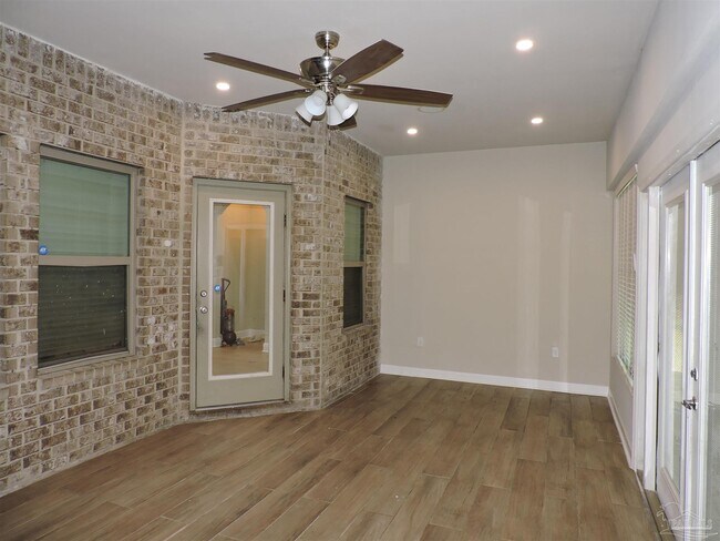 Building Photo - 4221 Essex Terrace Cir