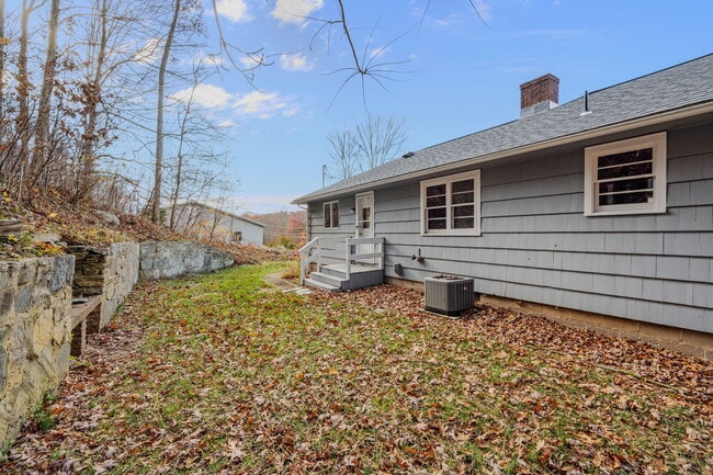 Building Photo - 293 Hamburg Rd