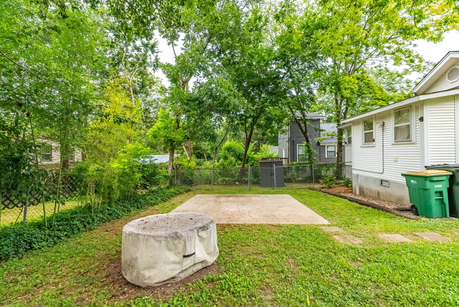 Building Photo - 4905 Lee Ave