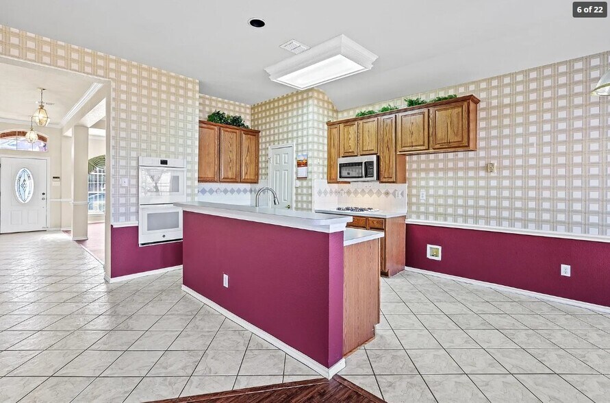 Building Photo - 2127 Ballycastle Dr