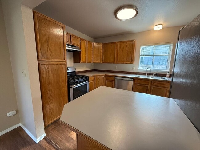 Building Photo - 3 Bed 2.5 Bath House In Leschi