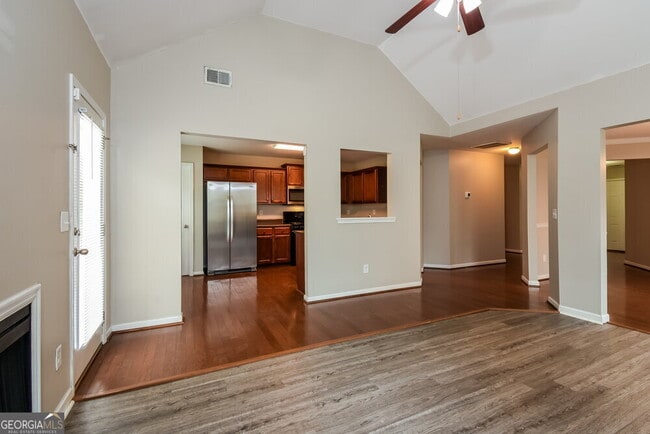 Building Photo - 62 Beaver Pointe