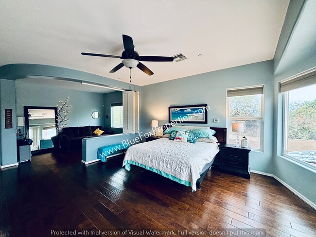 Building Photo - 732 W Burntwater Dr