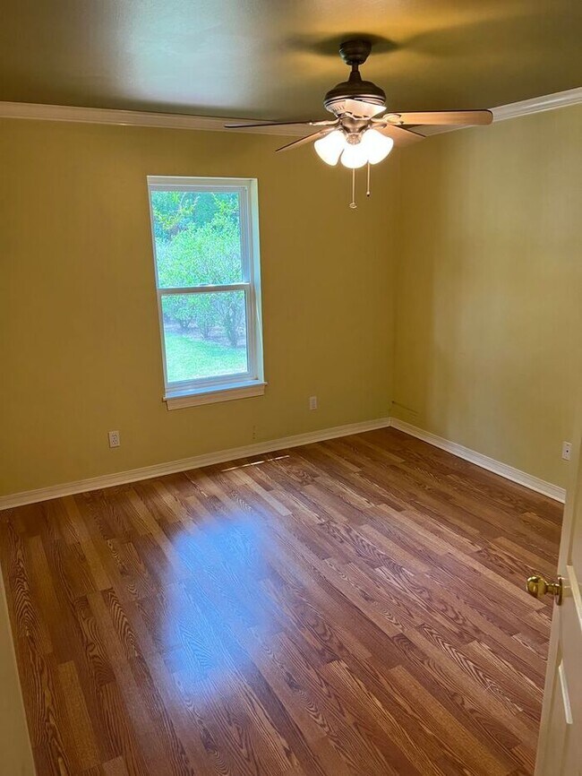 Building Photo - *ELLERBE ROAD - NORRIS FERRY AREA*NICE HOME*