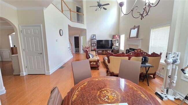 Building Photo - 4060 Suwanee Bend Dr