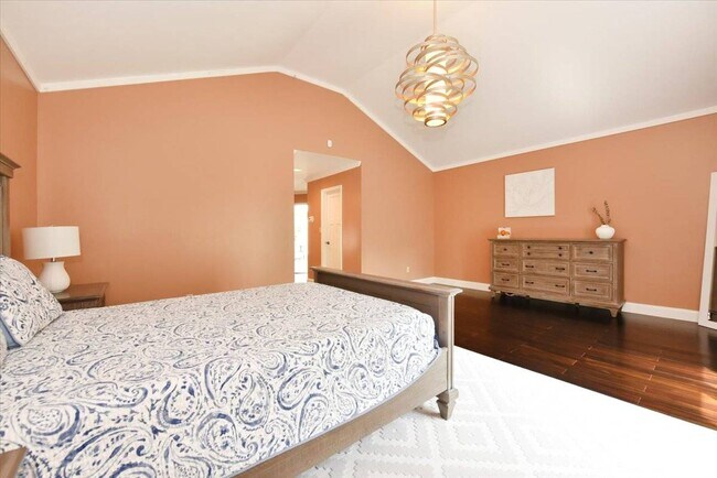 Building Photo - 24 Aldgate Dr W