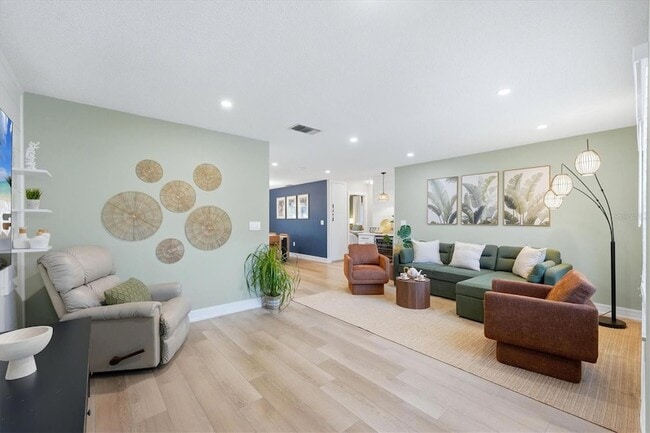 Building Photo - 2428 Whippoorwill Cir