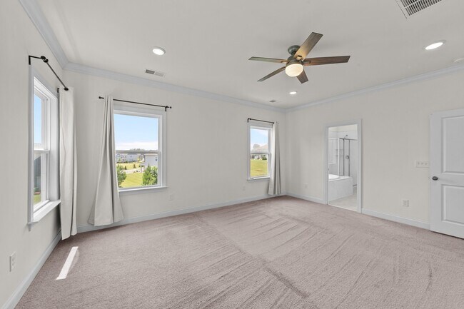 Building Photo - 824 Summit Crest Ct