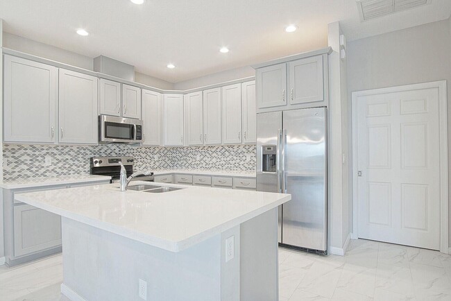 Building Photo - 11243 SW Parkside Dr