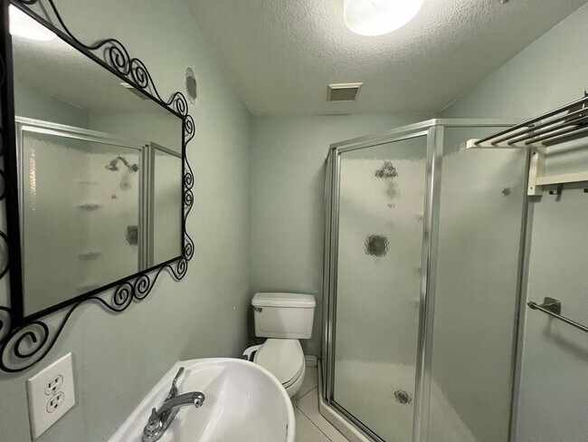 Building Photo - 13539 Whipple St