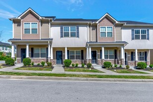 Building Photo - 1752 Sprucedale Dr