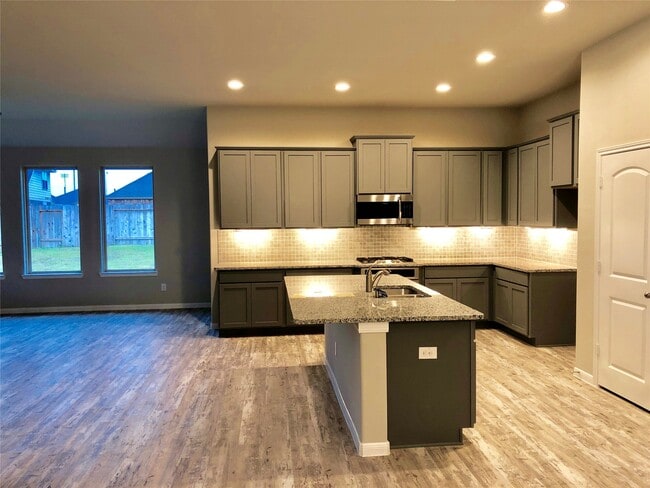 Building Photo - 4814 Vergano Villa Dr
