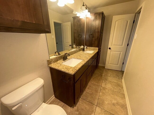 Building Photo - 5801 Luminous Ln