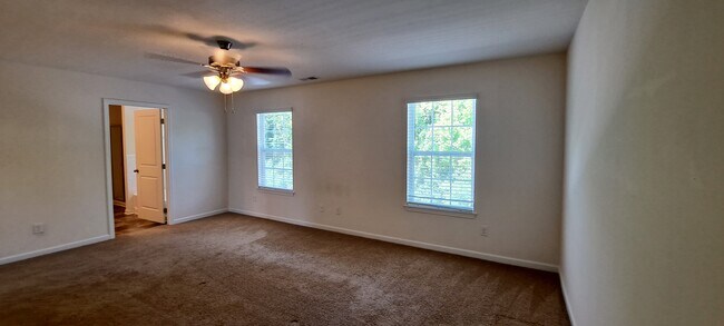 Building Photo - 1527 Sergeant Ln