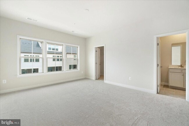 Building Photo - 10132 Lake Linganore Blvd