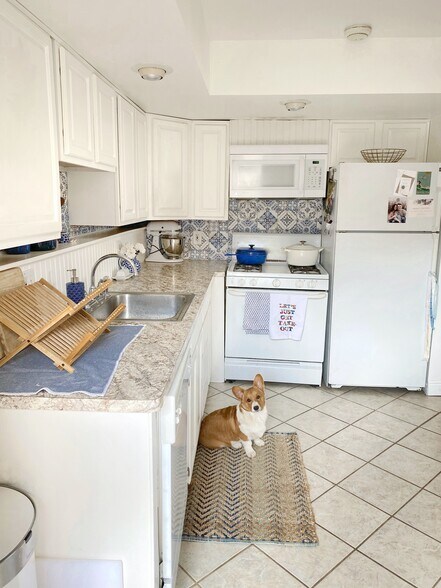 Building Photo - 820 Bourdeaux Dr