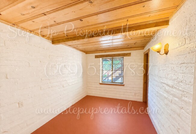 Building Photo - 20381 Sherry Ct