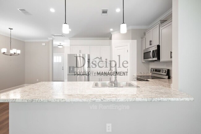 Building Photo - 70 Vining Way