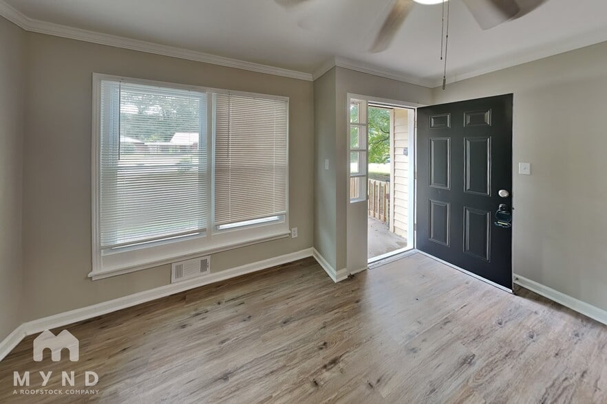 Building Photo - 6345 Oakview Ln