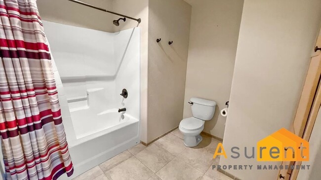 Building Photo - Wonderful Large Condo Available Now!