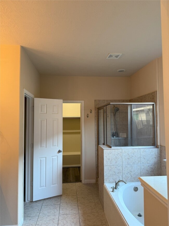 Building Photo - 22434 Albee Dr