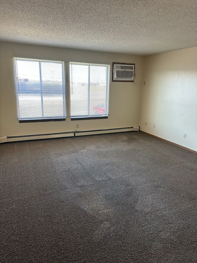 Building Photo - Two Bedroom