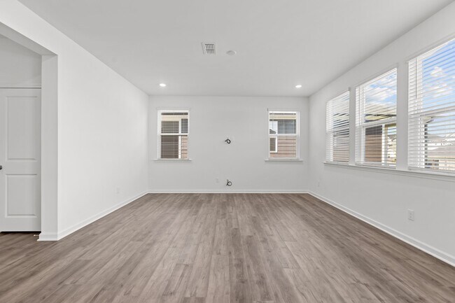 Building Photo - 2138 Rockface Wy