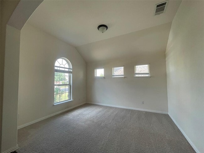 Building Photo - 709 N Emory Cove
