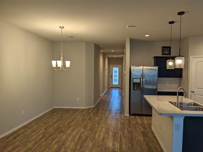 Building Photo - 6122 Purple Iris St