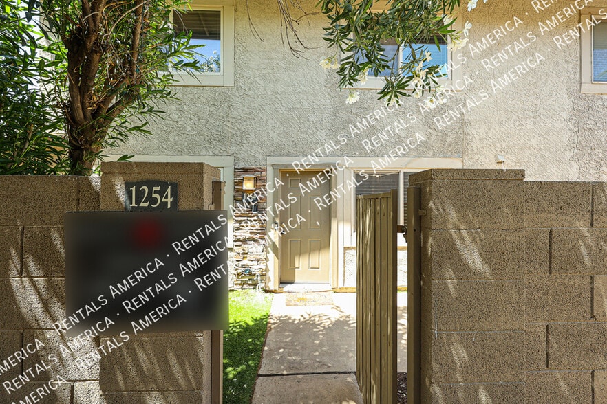 Building Photo - 1254 N 85th Pl